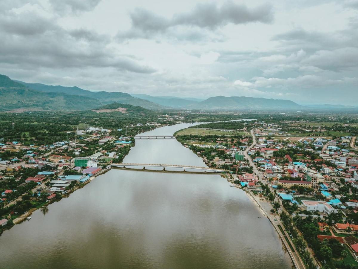 Makk Hotel Kampot Eksteriør billede