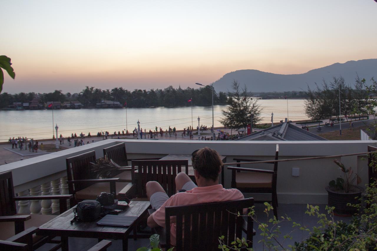 Makk Hotel Kampot Eksteriør billede