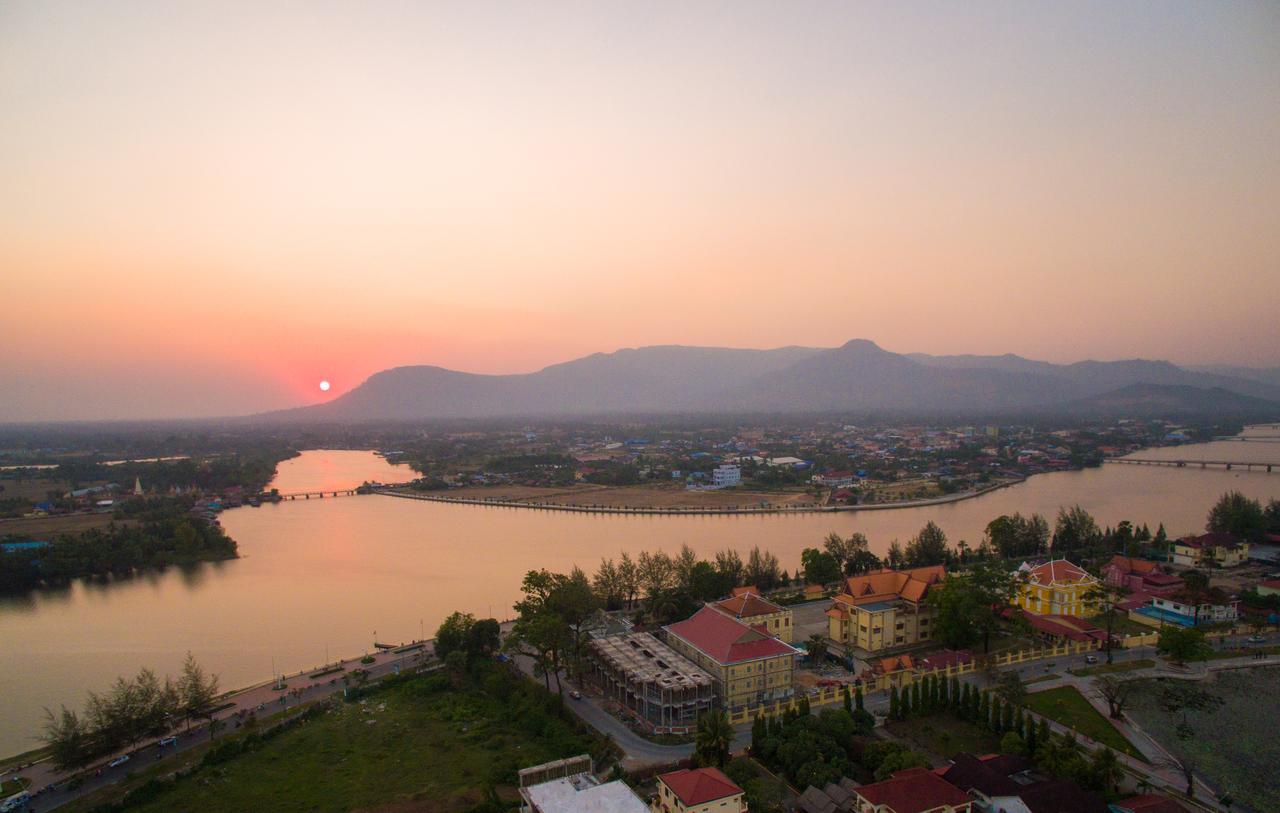 Makk Hotel Kampot Eksteriør billede