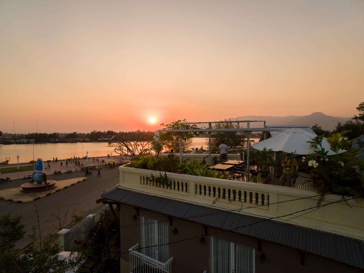 Makk Hotel Kampot Eksteriør billede